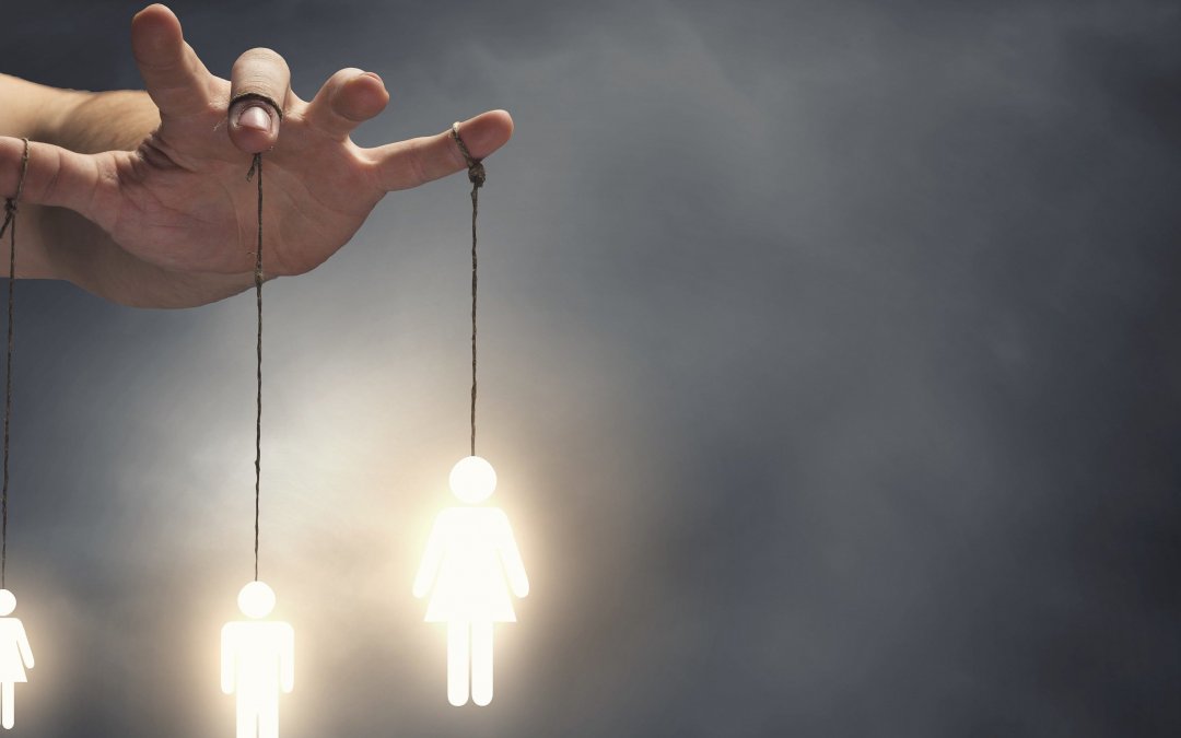 Triangle dramatique ! Une solution S.V.P. !!!