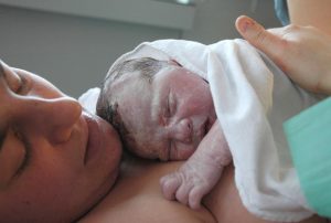 Quand naissance rime avec violence 