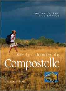 A l'aube du XXIe siècle, les pèlerins de Compostelle reprennent, chaque année plus nombreux, les anciennes voies qui se sont dessinées au fil des siècles, pour rejoindre la ville sainte de Galice, Santiago. " Sur les chemins de Compostelle " vous ouvre tout d'abord les grandes pages d'une histoire très riche : comment est né ce fabuleux pèlerinage? Quelles étaient les quatre grandes voies sillonnant la France ? Comment vivaient les " jacquets " ? etc.' Patrick Huchet et Yvon Boelle vous -invitent ensuite à les suivre star les sentiers de France et d'Espagne, entre paysages somptueux (l'Aubrac, la Mesta) et merveilles romanes (Conques, Moissac, Puente la Reina, Torres del Rio...). Livre de culture et de découverte, cet ouvrage se veut d'abord et avant tout une invitation à partir sur le " Chemin de l'étoile ". Le récit d'un pèlerin qui a fait le chemin de Compostelle sans connexion internet sans limite