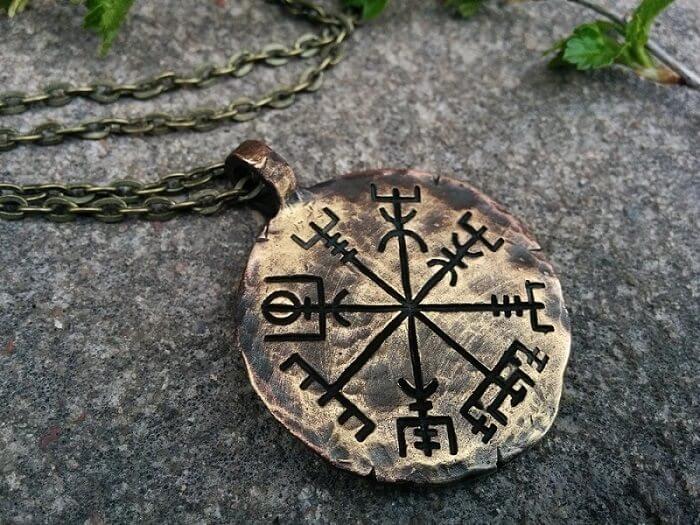 image-Viking-Compass-Vegvisir-mon-carre-de-sable